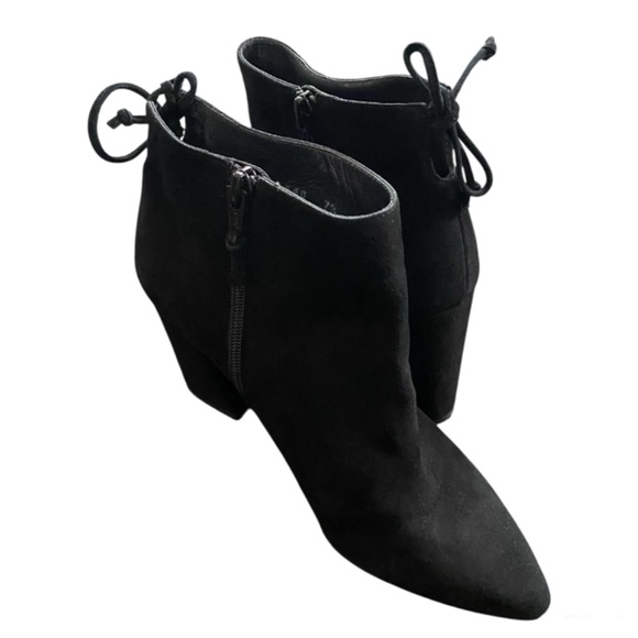STUART WEITZMAN Lofty Suede Pointed Toe Booties BLOCK BLACK 7.5 Retro Goth - Picture 2 of 10